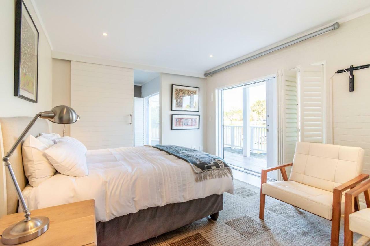 Trendy Get-Away On The Canals, Thesen Islands Apartment Knysna Bagian luar foto